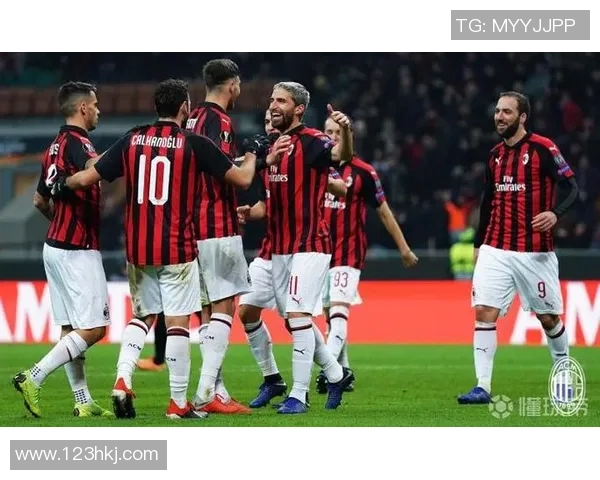 老年足球明星重聚欢庆时刻精彩视频回顾与感动瞬间分享